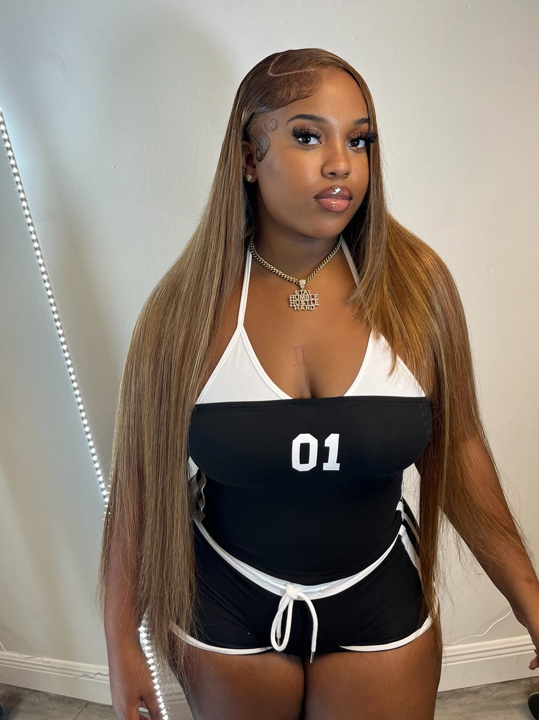 31. 13X6 HD 4/27 Highlight Frontal Wig 28”✔️
